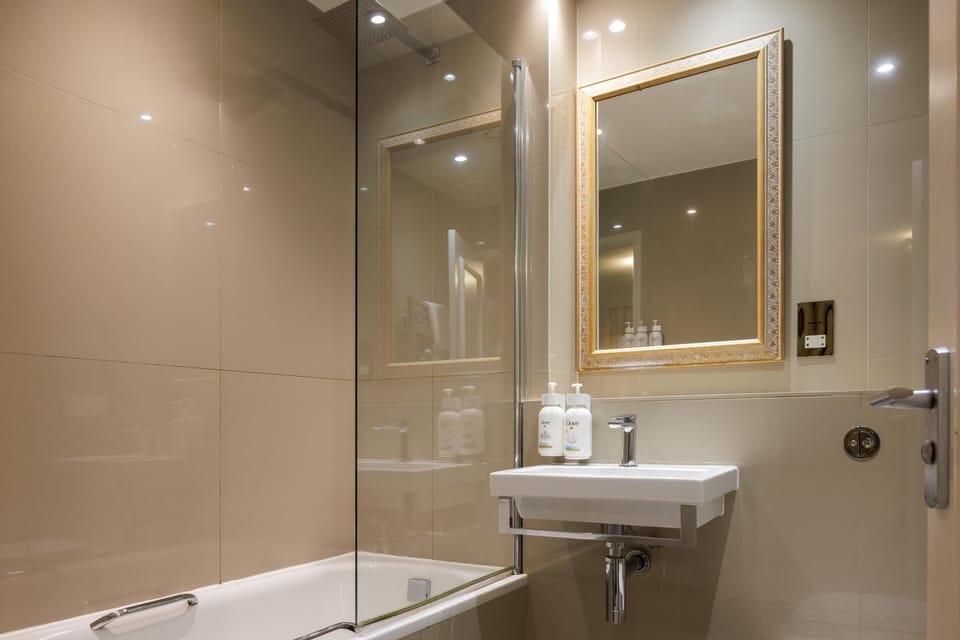 Standard Room | Bathroom | Towels