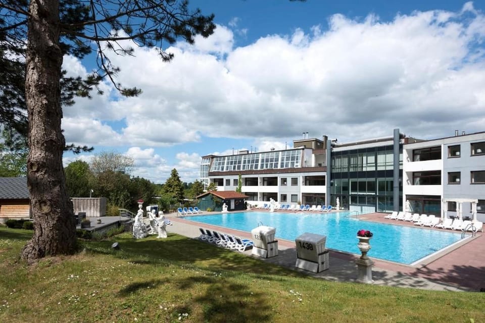 Hotel Exterior [summer]