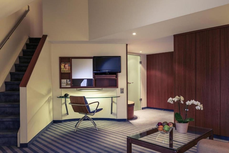 Entrance / Reception