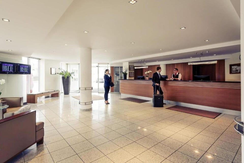 Entrance / Reception