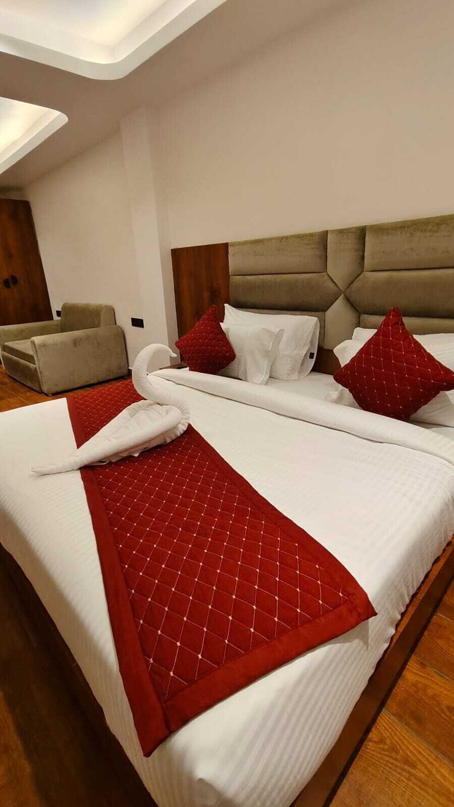 Luxury Double Room, Balcony | Egyptian cotton sheets, premium bedding, in-room safe, desk