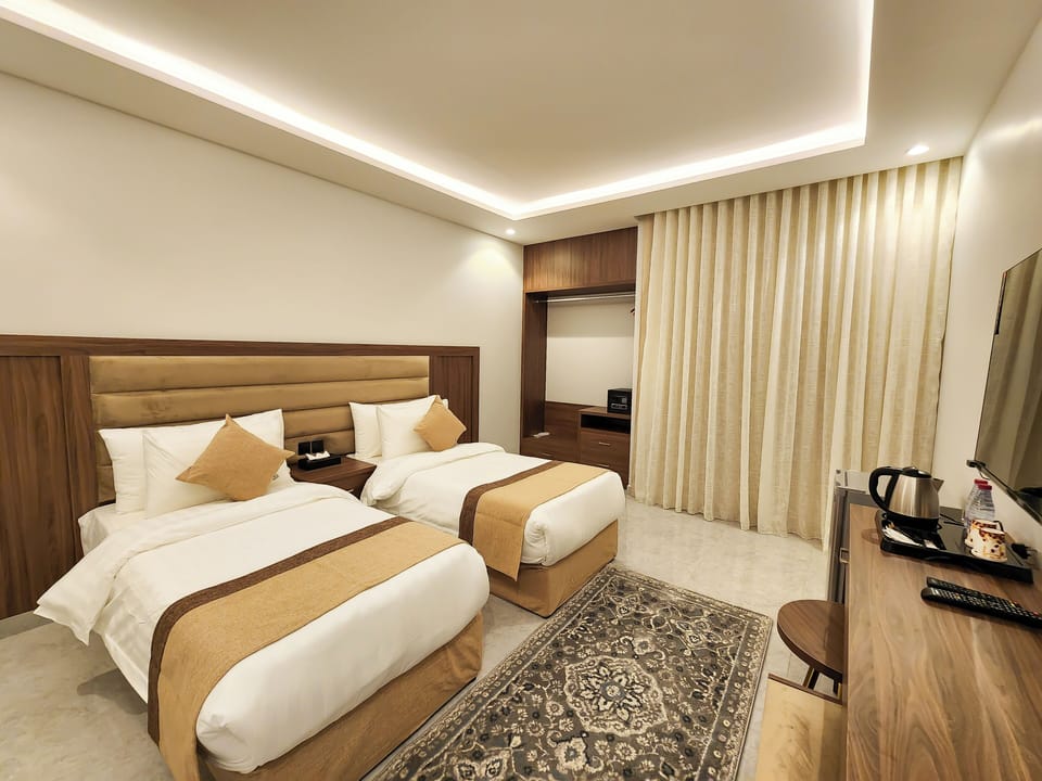 Standard Room | In-room safe, iron/ironing board (on request), WiFi (free), bed sheets