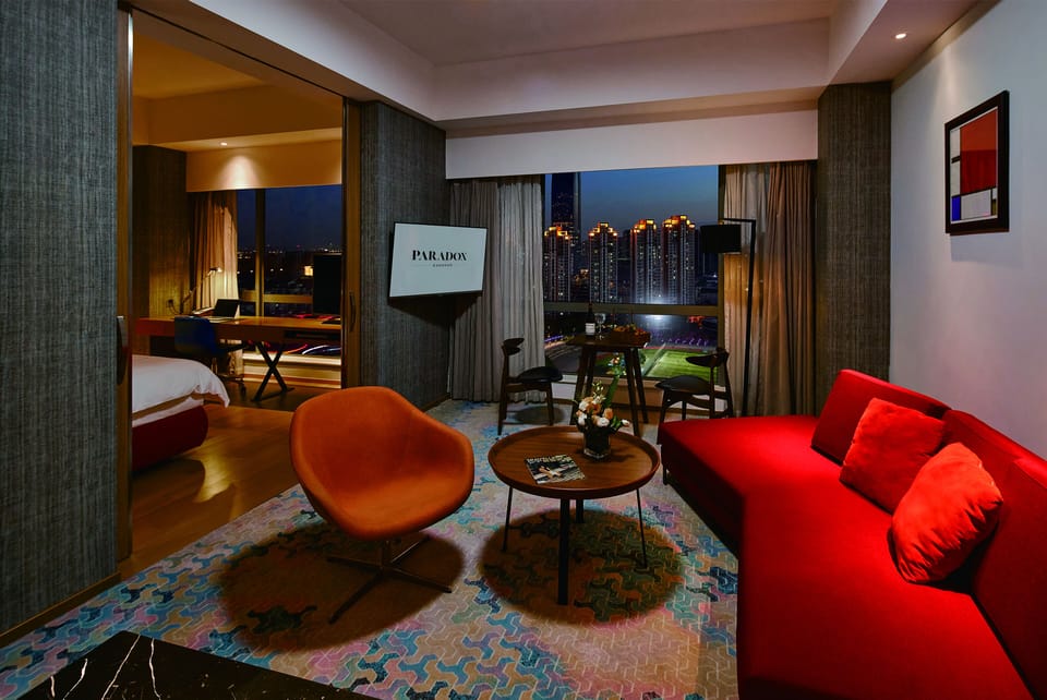 Premium bedding, down comforters, minibar, in-room safe