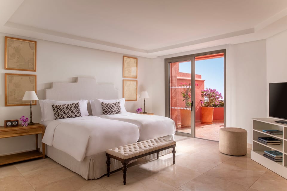 Royal Studio Suite, 2 Bedrooms, Ocean View (Balcony) | Premium bedding, minibar, in-room safe, desk
