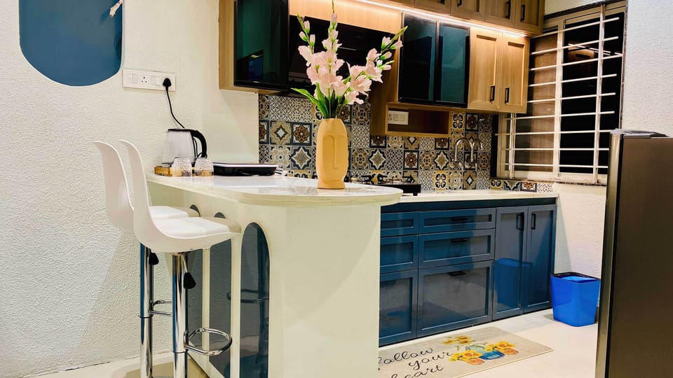 Luxury Apartment, Balcony, City View | Private kitchen
