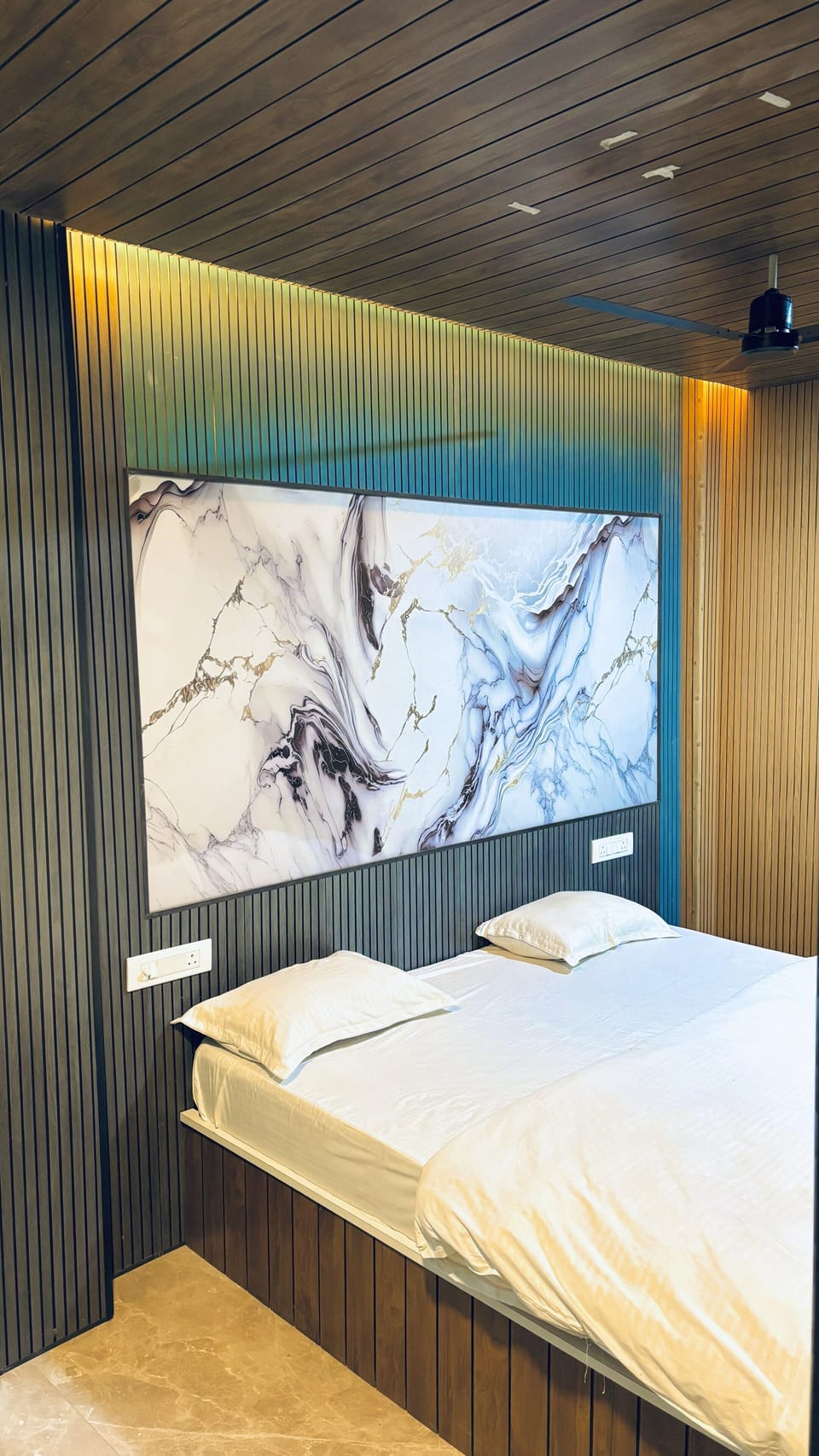Junior Double Room | Premium bedding, desk, laptop workspace, WiFi (free)