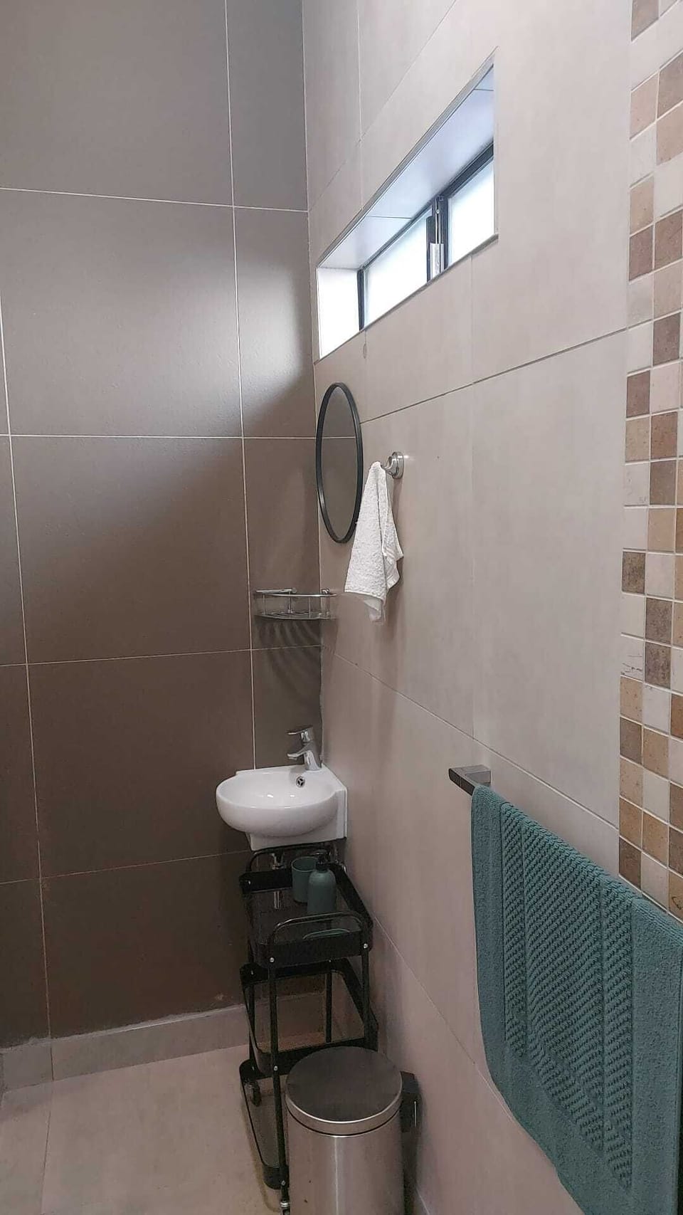 Comfort Double Room, Garden View | Bathroom | Hair dryer, slippers, towels