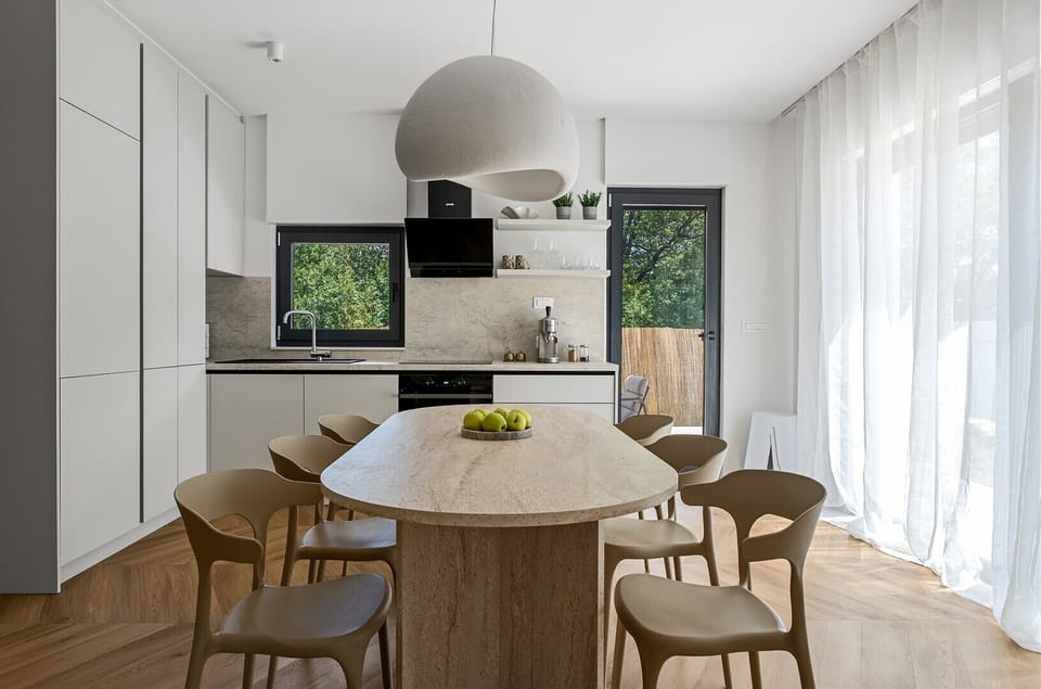 A fully equipped kitchen with all the amenities a modern family needs