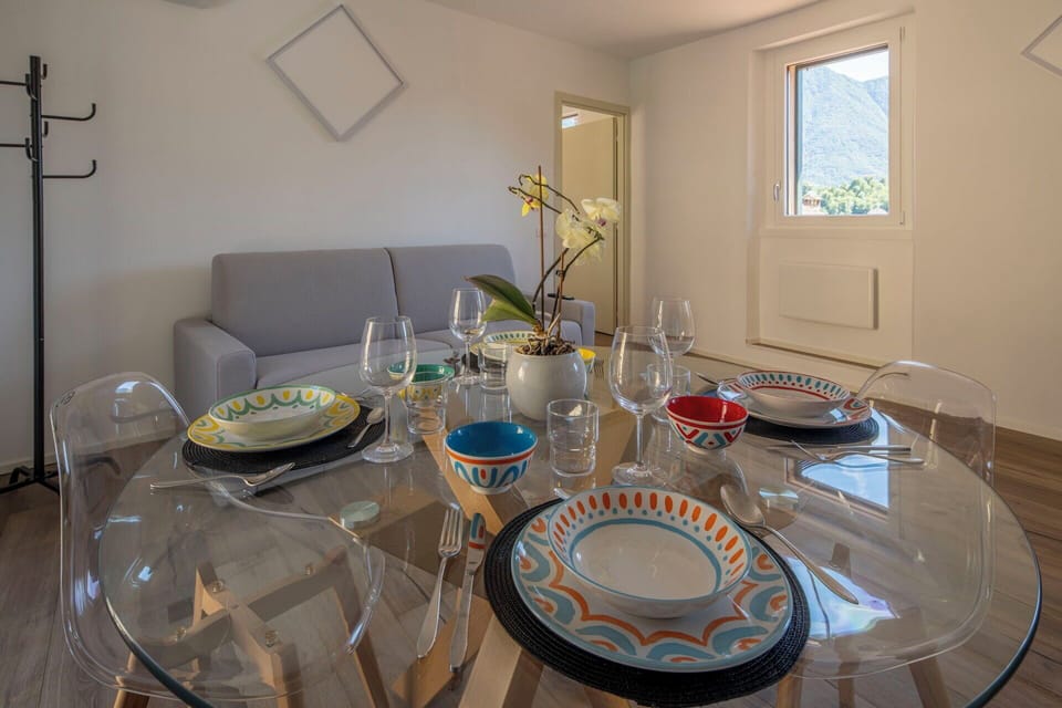 Autumn, Kitchen, Living Room, Spring, Summer