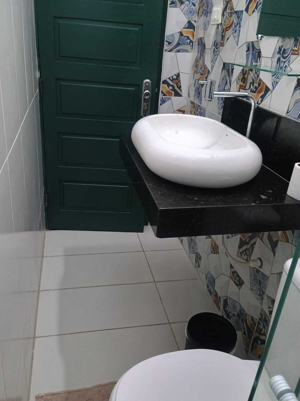 Shared Dormitory | Bathroom | Shower, towels, toilet paper