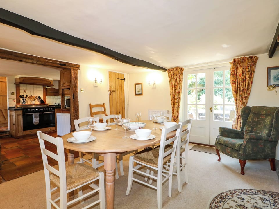 Cottage | Dining