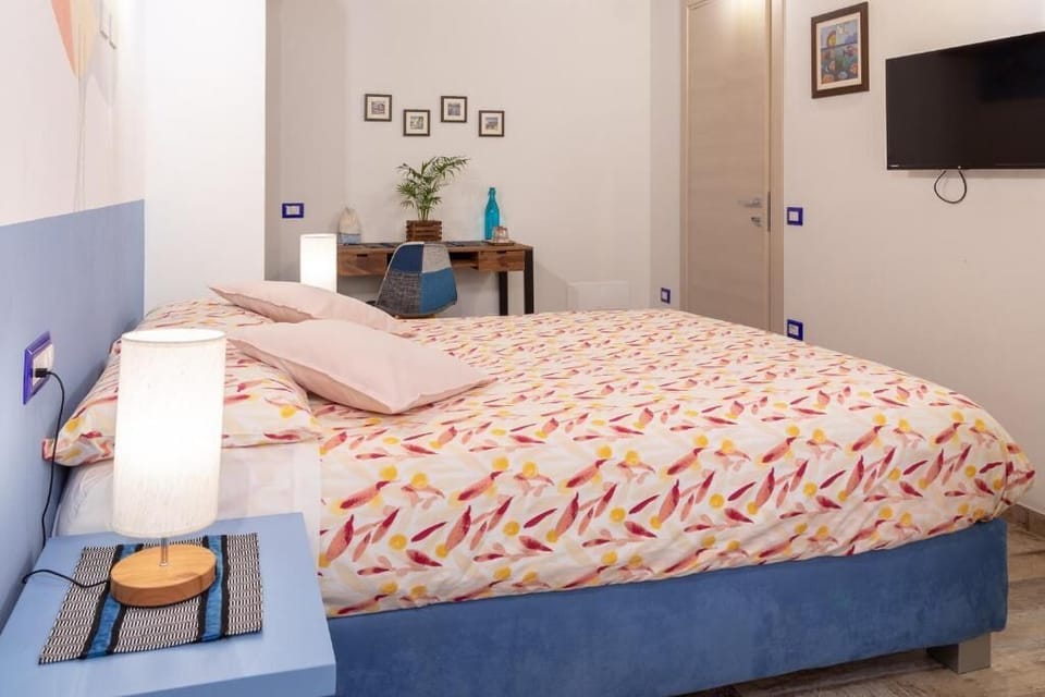 Classic Double or Twin Room, Private Bathroom | Blackout drapes, iron/ironing board (on request), WiFi (free)
