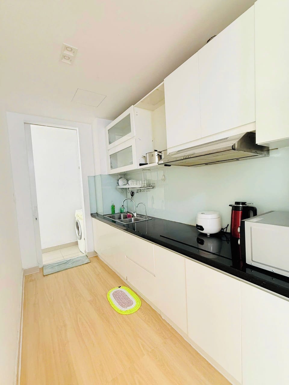 Classic Apartment, Balcony, City View | Private kitchen | Fridge, microwave, stovetop, cookware/dishes/utensils