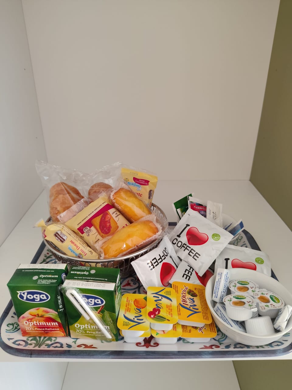 Free daily on-the-go breakfast