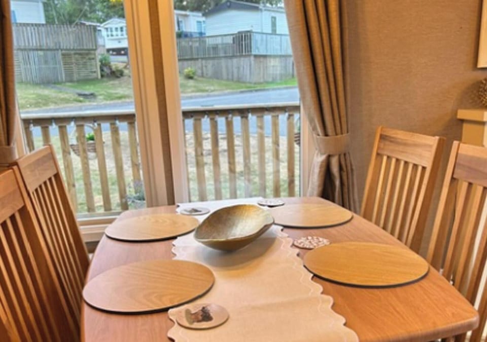 2 Bed Caravan Sleeps 4 With Parking and Balcony Cabin in Scotland