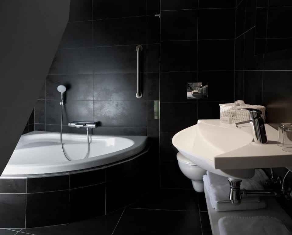 Chambre Double avec Baignoire | Bathroom