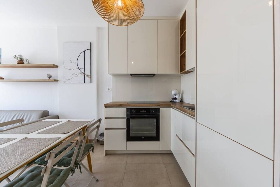 Fully-equipped kitchen