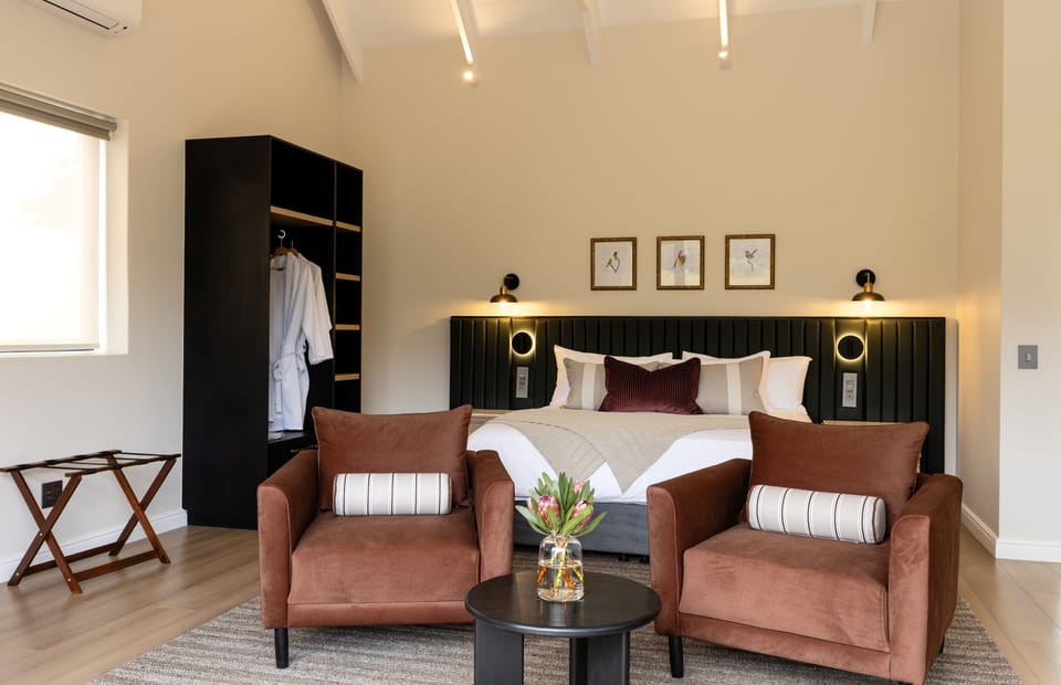 Superior Room, Mountain View | Minibar (some free items), in-room safe, desk, laptop workspace