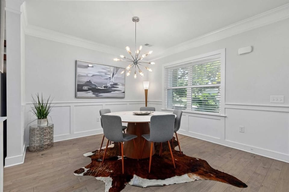 House, Multiple Beds (Lowcountry Lux, 5 min to Beach, 7 min) | Dining