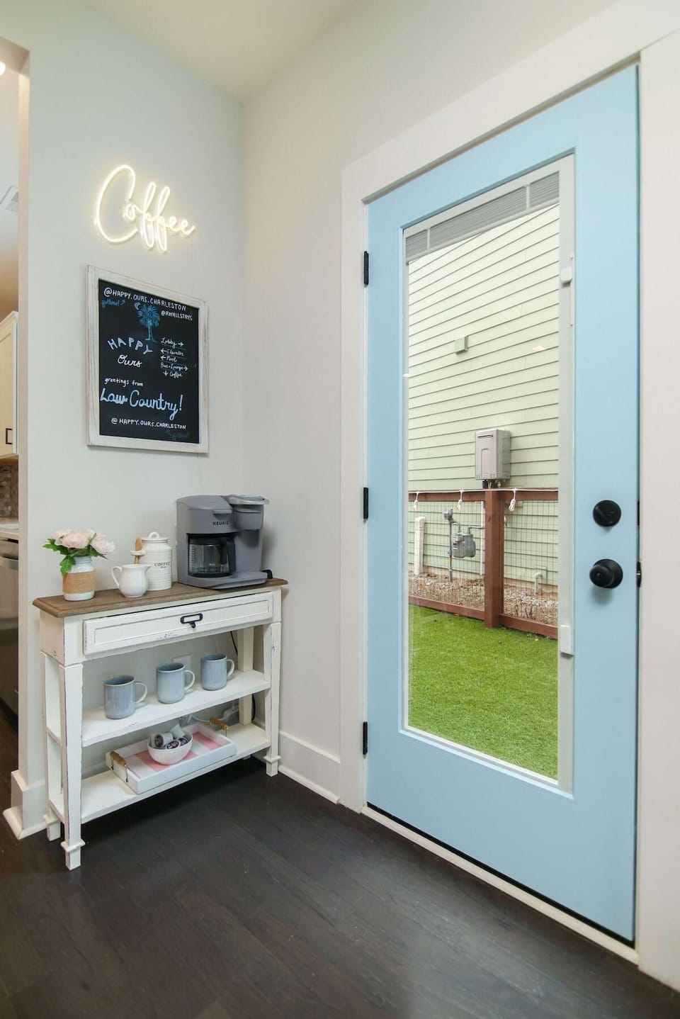 House, Multiple Beds (Happy Ours, Mins to Park Circle, Dtwn) | Interior