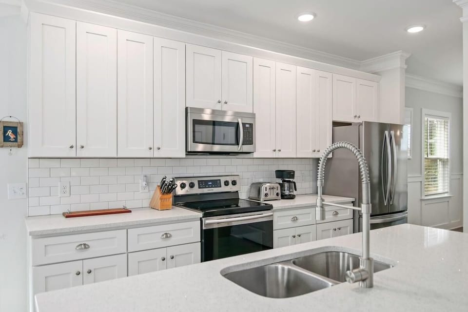 House, Multiple Beds (Ride The Wave,  5 min to Beach,  7 mi) | Private kitchen