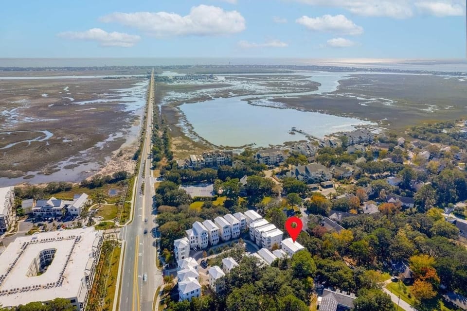 House, Multiple Beds (Mt Pleasant Beach Retreat- Mins to Be) | Aerial view