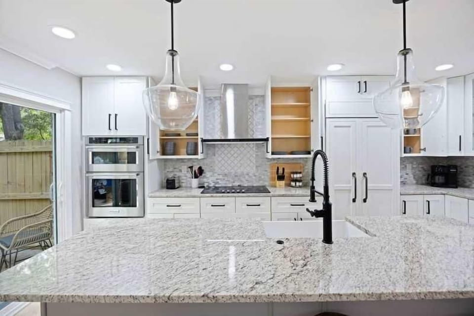 House, Multiple Beds (Southern Shadow 8 mins to dtwn 5 mins) | Private kitchen