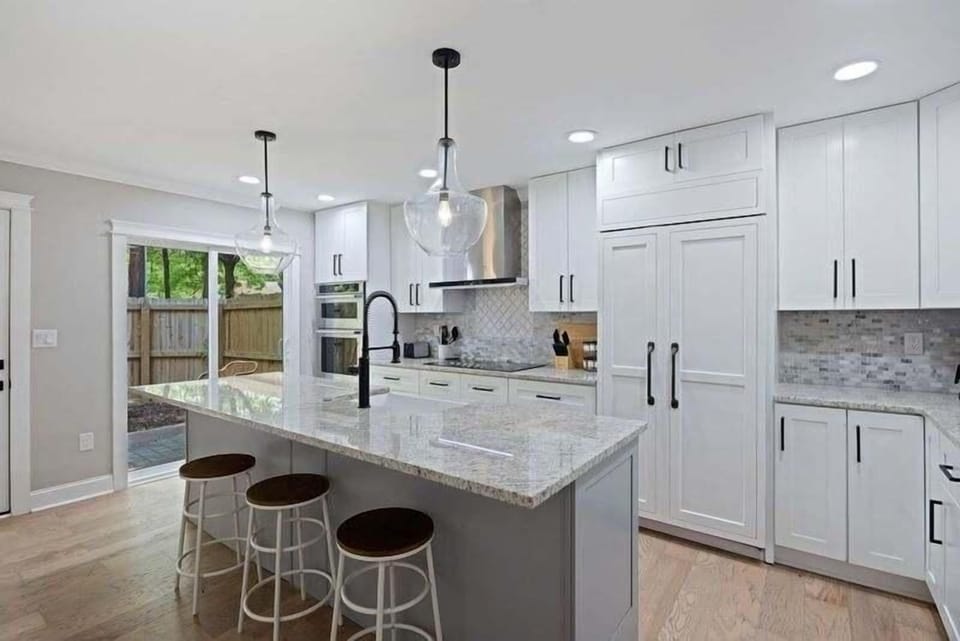 House, Multiple Beds (Southern Shadow 8 mins to dtwn 5 mins) | Private kitchen