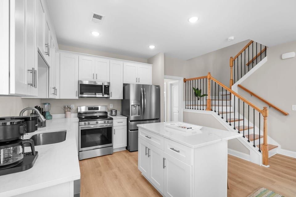 House, Multiple Beds (Drift Mint-Ocean View-Dog Friendly) | Private kitchen