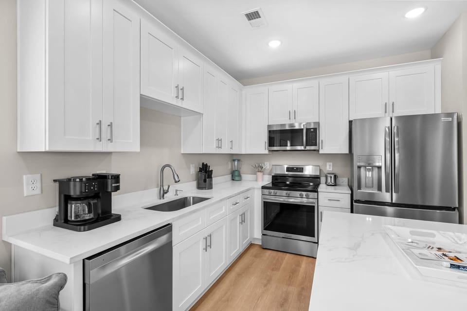 House, Multiple Beds (Drift Mint-Ocean View-Dog Friendly) | Private kitchen