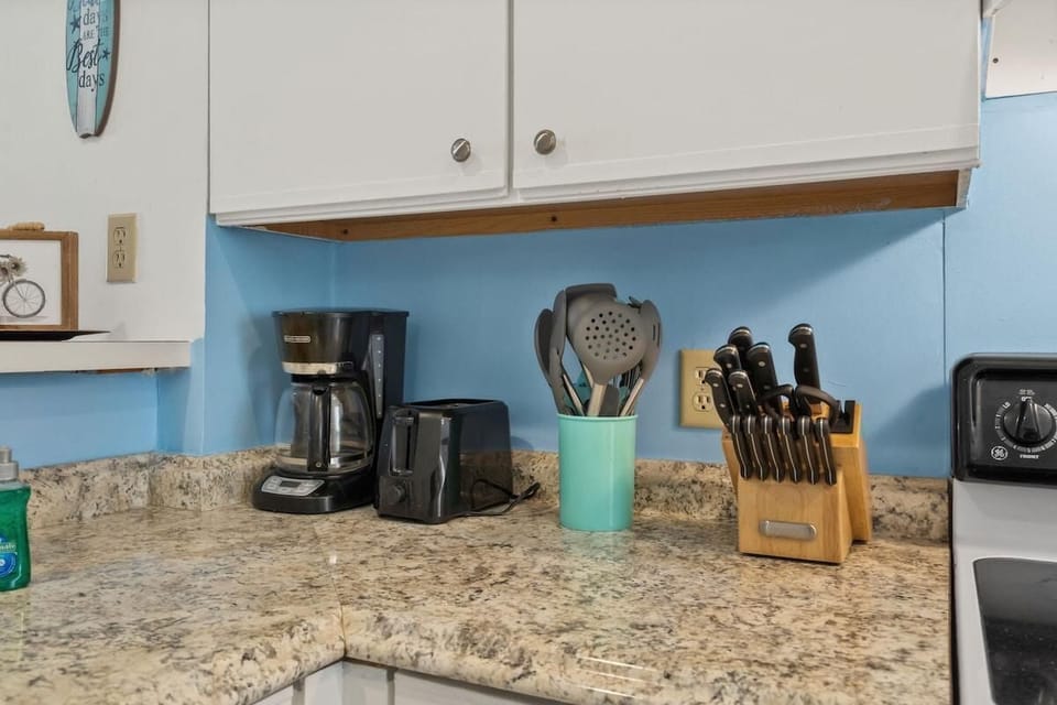 House, Multiple Beds (Myrtle Dunes- Across from Beach, Pet ) | Private kitchen