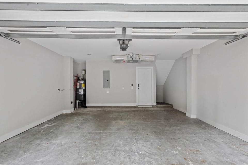 House, Multiple Beds (Sincerely Shem II- 7 min to Beach and) | Interior