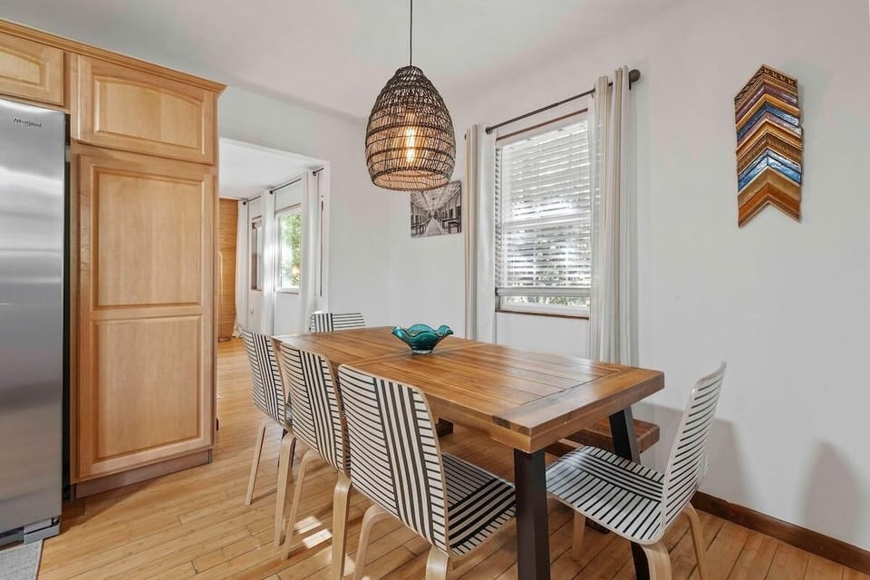 House, Multiple Beds (The Endless Summer-Hot Tub-7 beds) | Dining