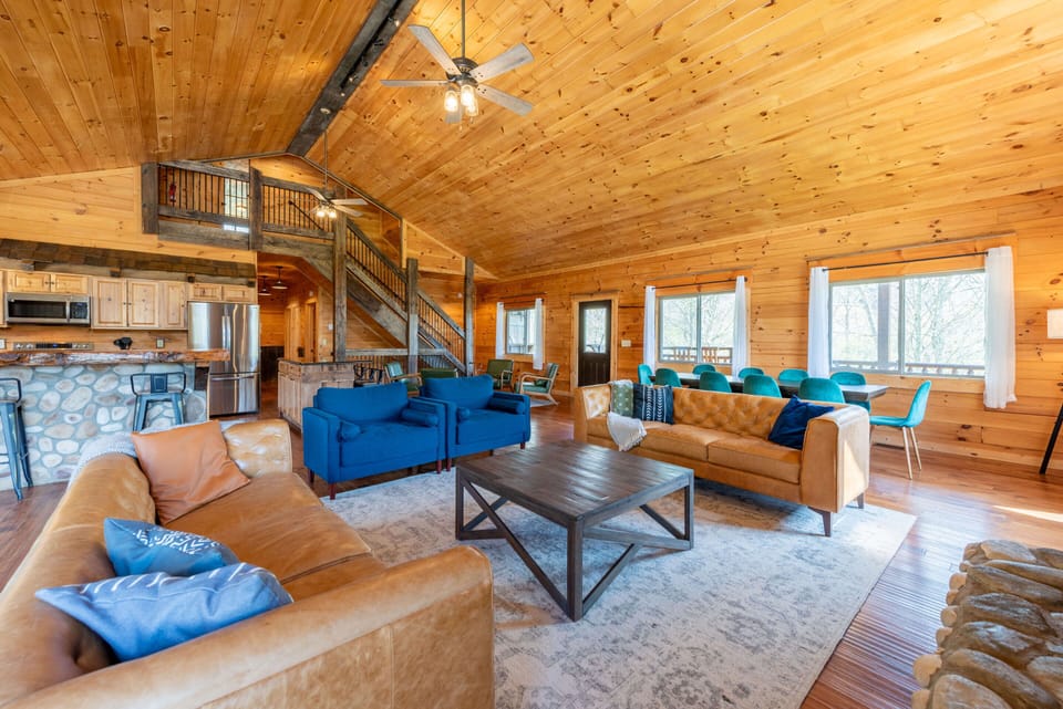 Living Room / Lounge