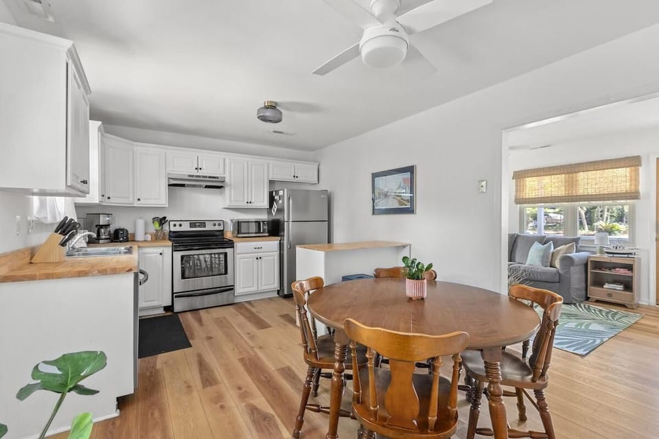 House, Multiple Beds (Shem Shack-Old Village, 5 mins to Bea) | Private kitchen