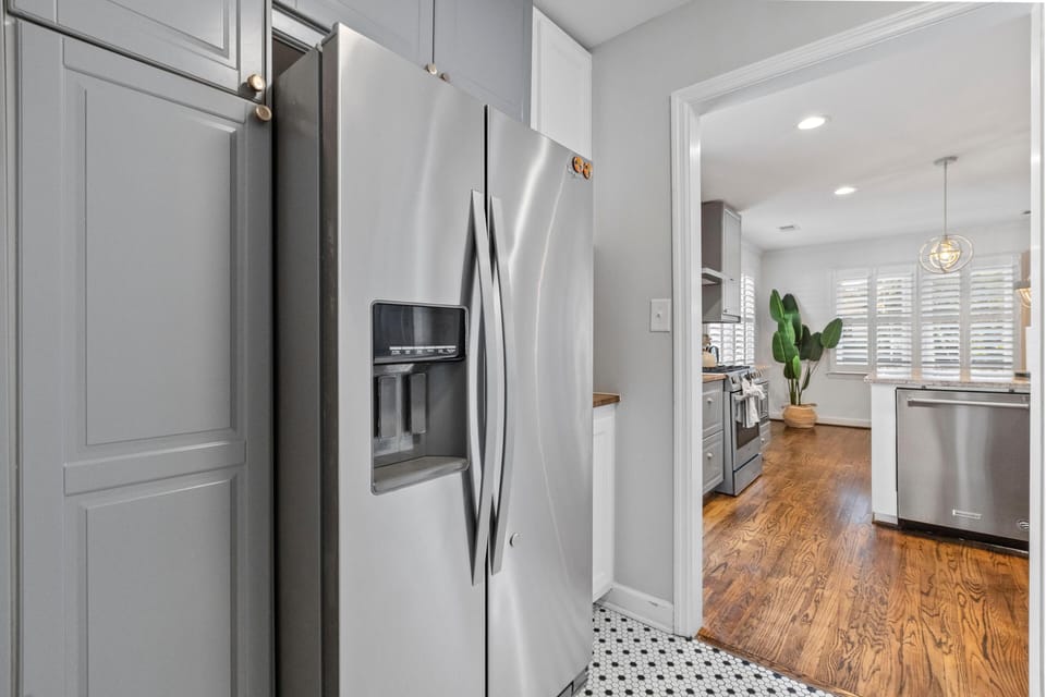 House, Multiple Beds (Old Village Palmetto- Pet Friendly) | Interior