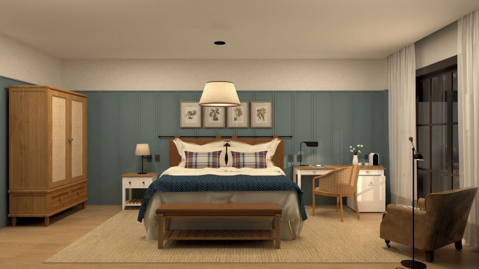 Suite | In-room safe, desk, laptop workspace, blackout drapes