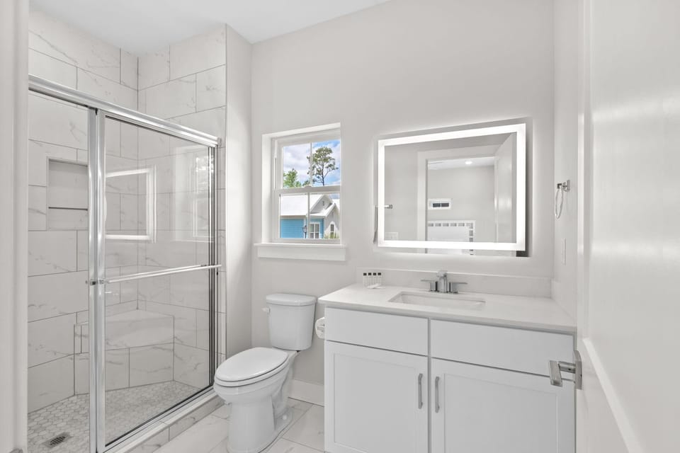 Blue Horizon 2-5 Blocks From Ocean Pets House in North Myrtle Beach
