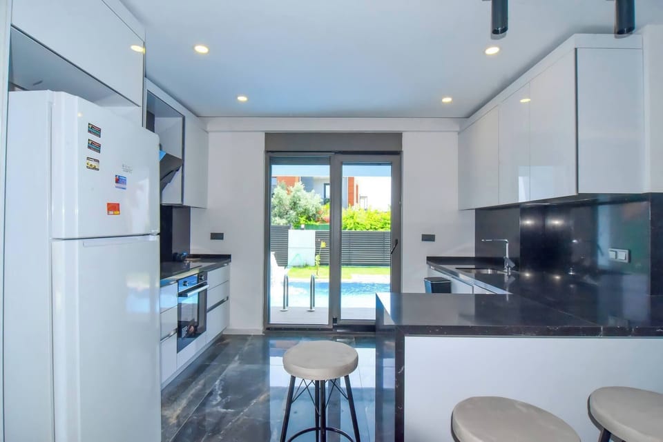 Villa, 3 Bedrooms, Smoking, Private Pool | Private kitchen