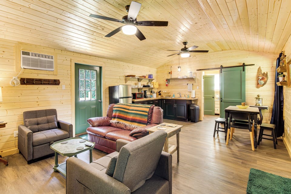 House (2 Bedrooms) | Interior
