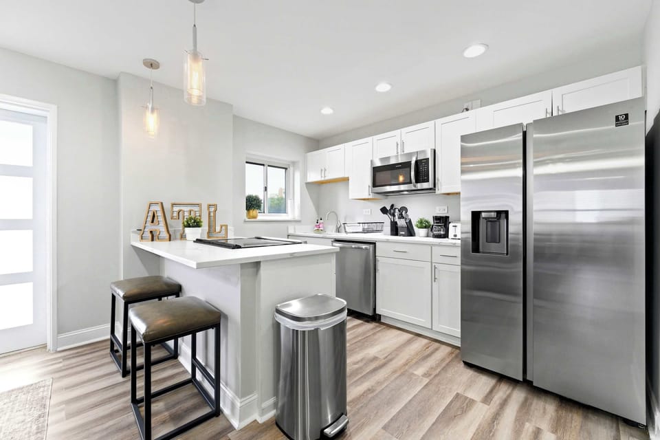 Condo, 1 King Bed with Sofa bed, City View (Cityview Peach) | Private kitchen