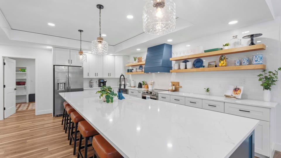 House, Multiple Beds (The Ozark Acre) | Private kitchen