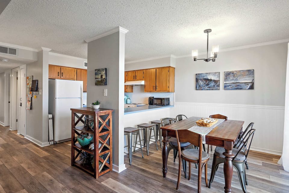 Condo, Multiple Beds (Bayscape at the Beach) | Dining