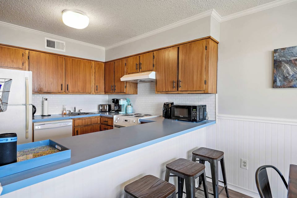 Condo, Multiple Beds (Bayscape at the Beach) | Private kitchen