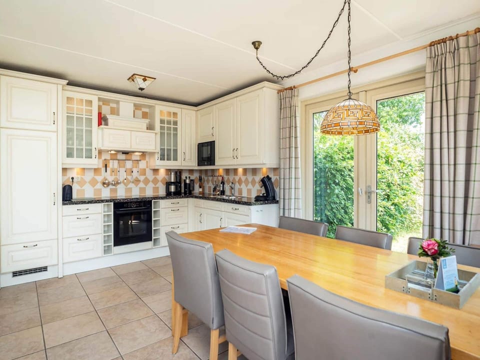 Villa | Dining