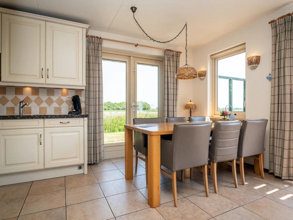 Villa | Dining