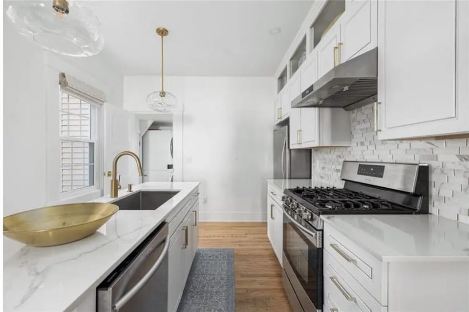 Modern Kitchen and Laundry