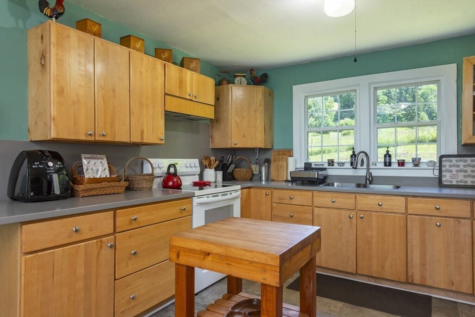 Kitchen | Electric Range | Air Fryer & Natural Light