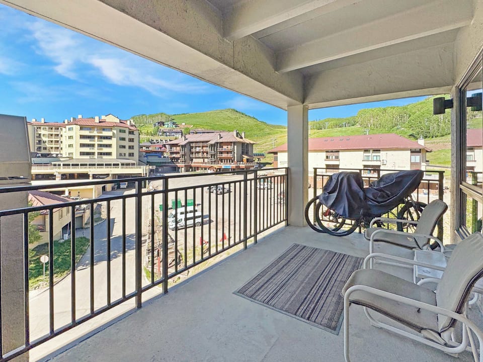 Spacious Balcony | Listed with @BookTraverse