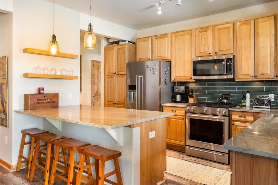 Spacious Kitchen with Island